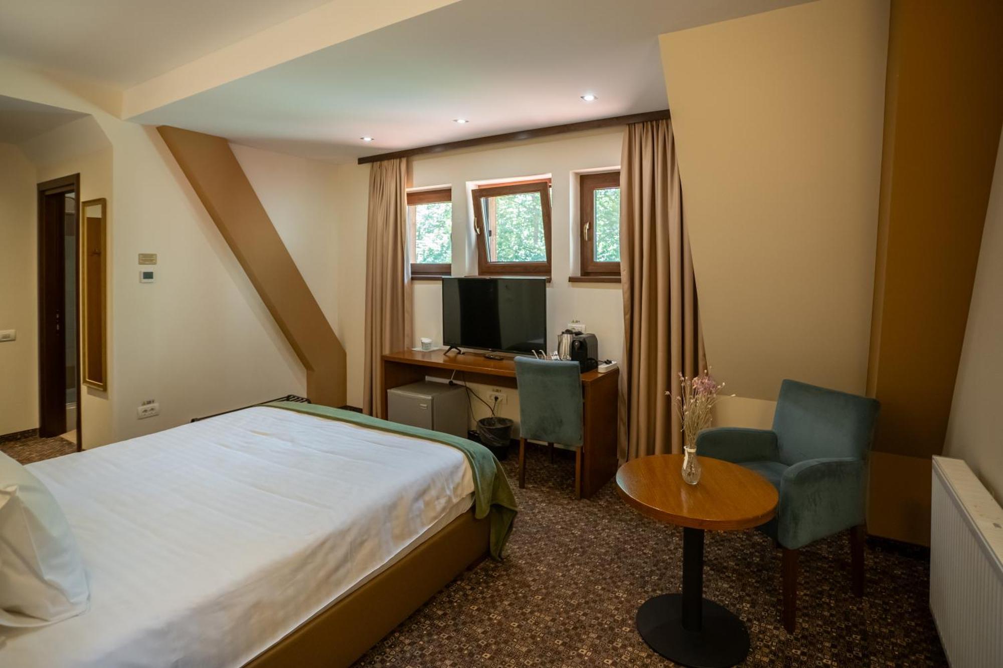 Opus Villa Sinaia Exterior photo A room at the hotel