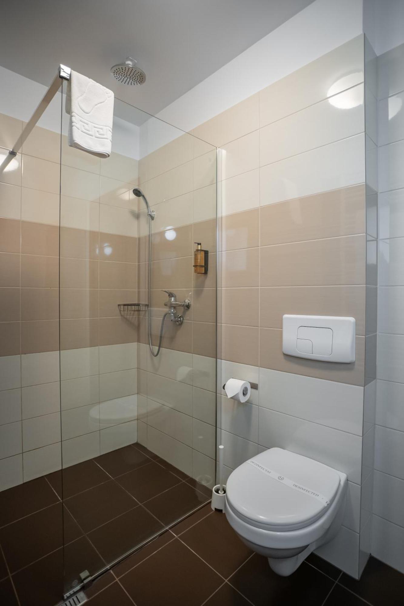 Opus Villa Sinaia Exterior photo A shower cubicle