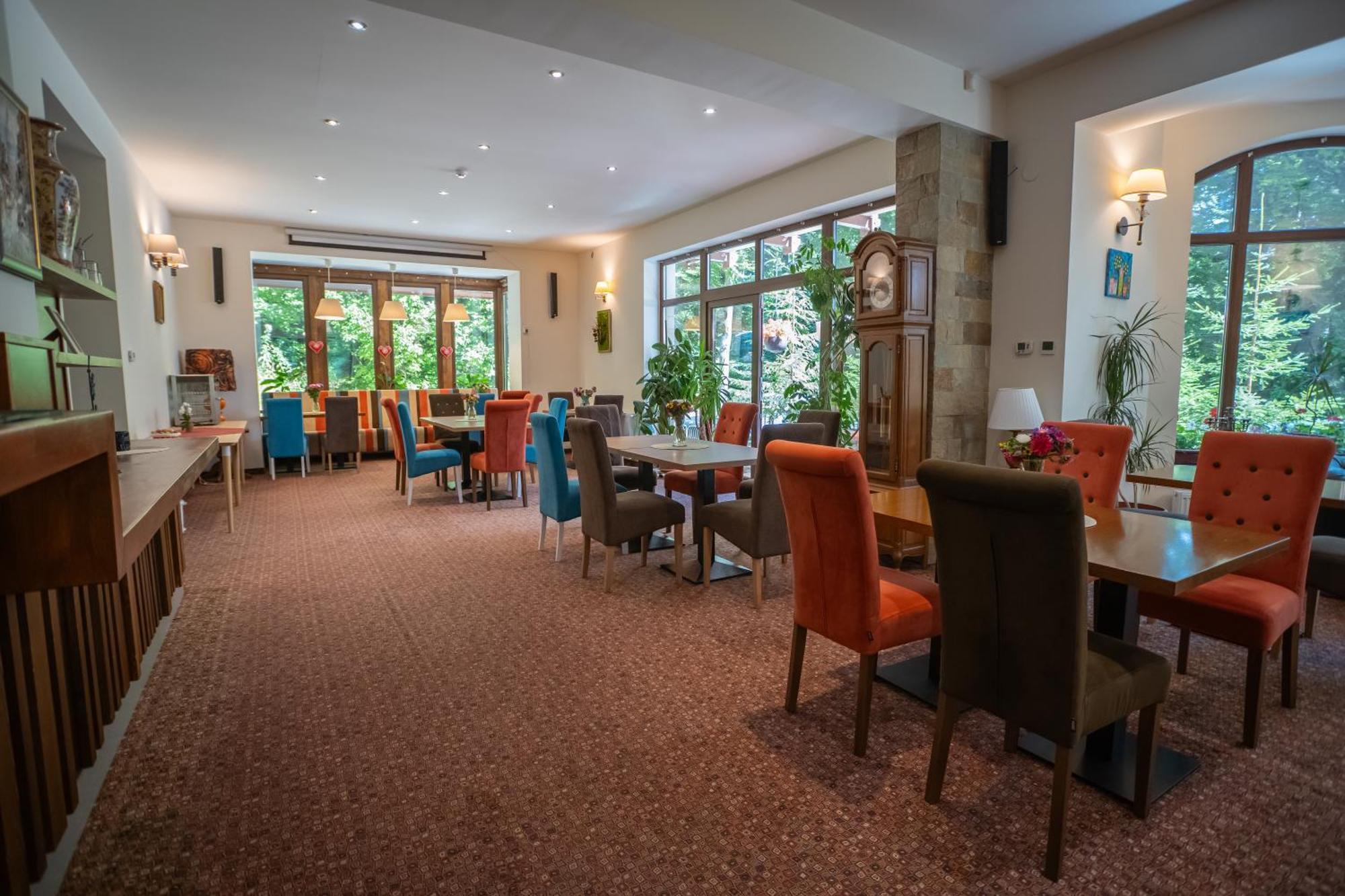Opus Villa Sinaia Exterior photo The restaurant